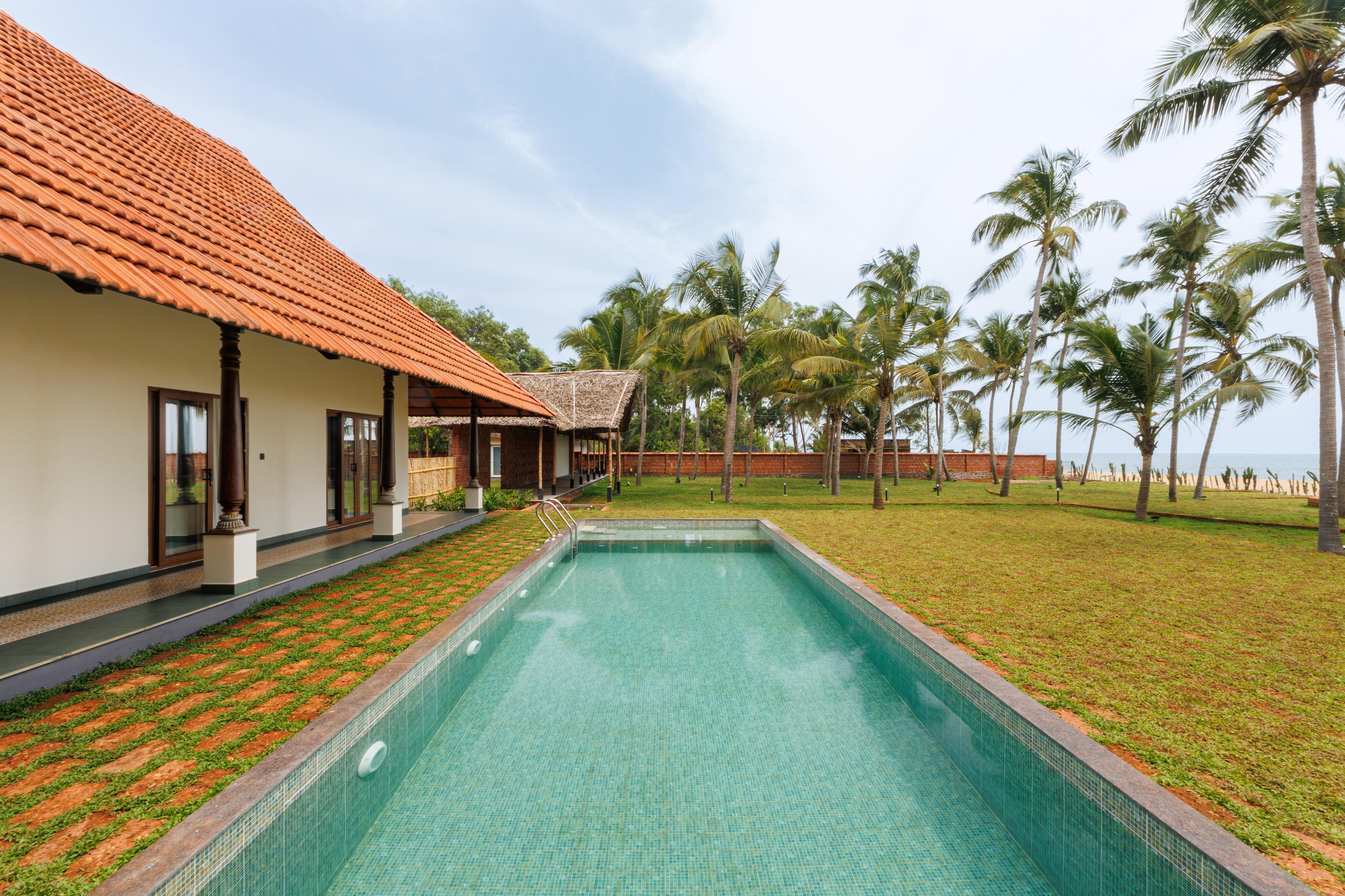 The Hoe Homestay by the Sea - Tap to explore photos