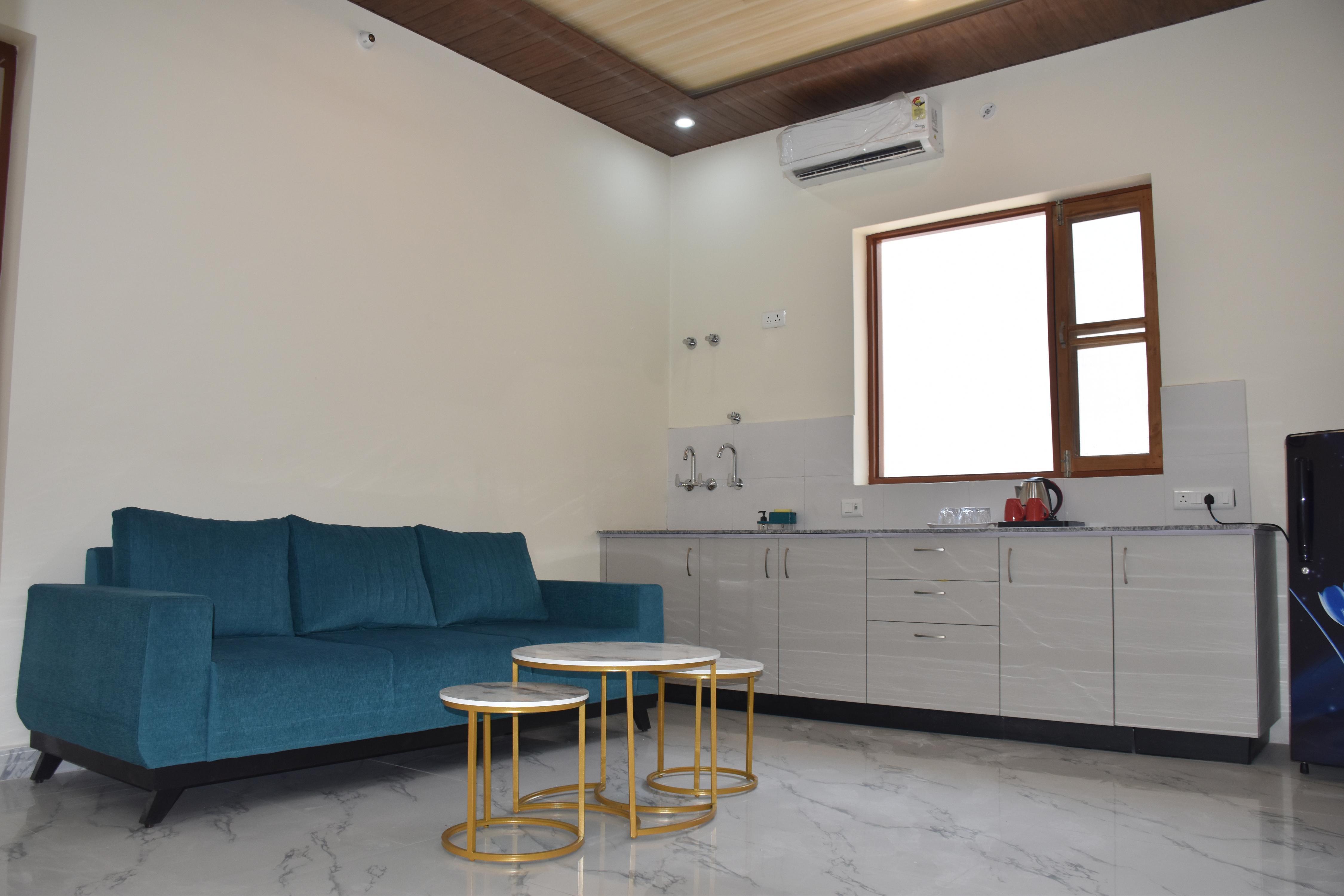Batohi Inn| Premium 1BHK Nest