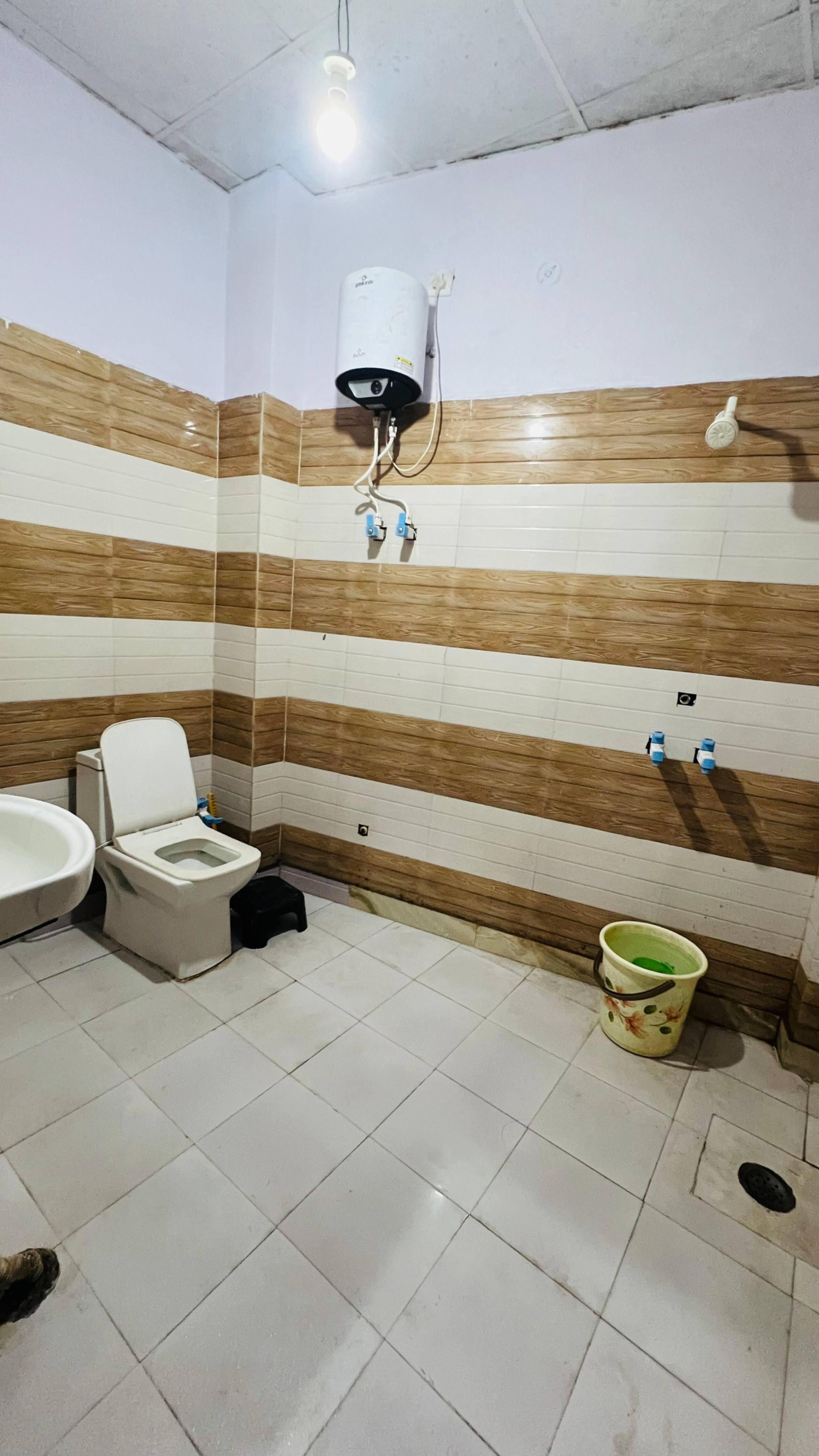 Ekanshi Bhawan Comfortable Family Stay - Tap to explore photos