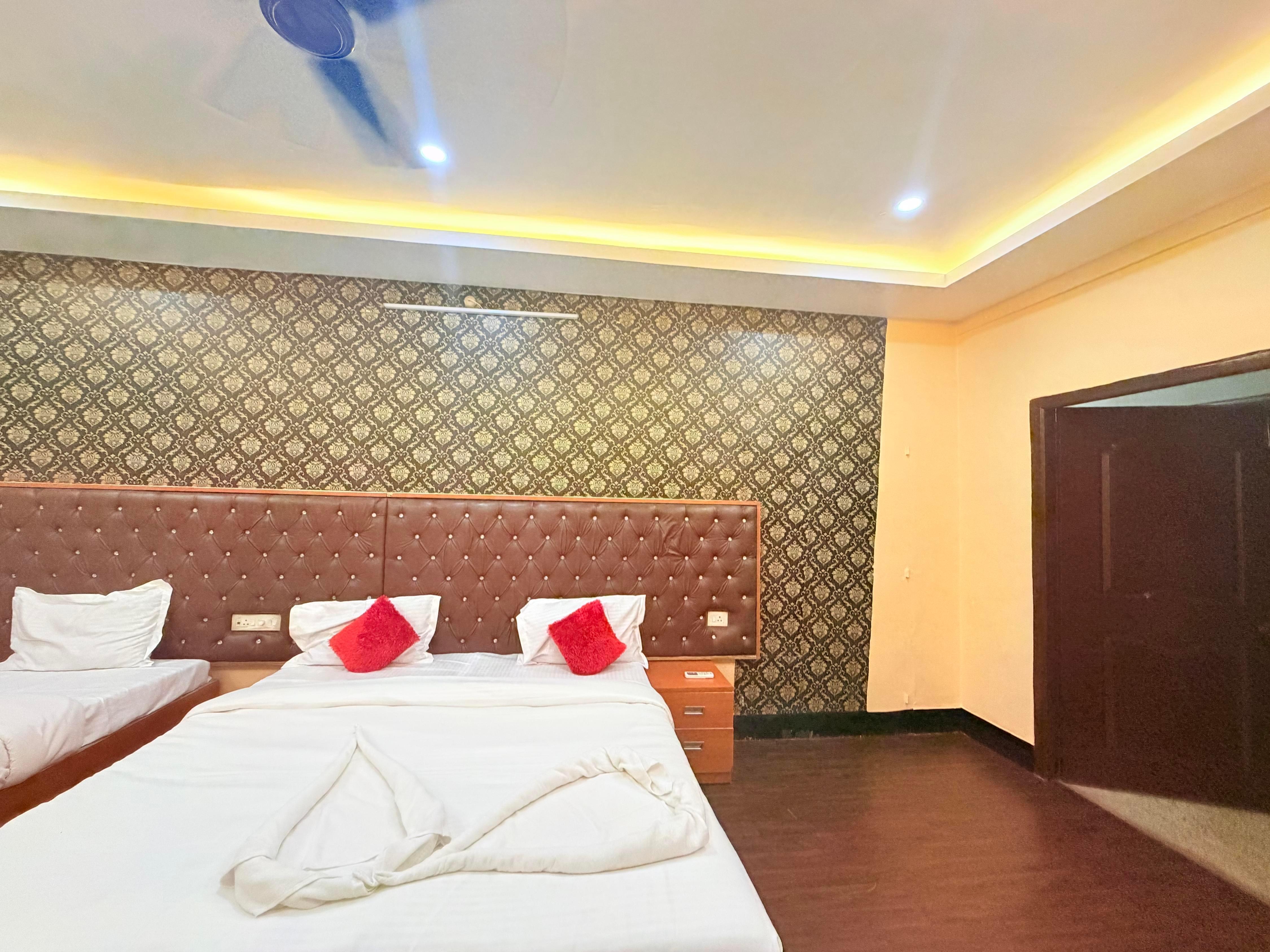 Hotel Lavish Grand Room Type - Bedroom 6
