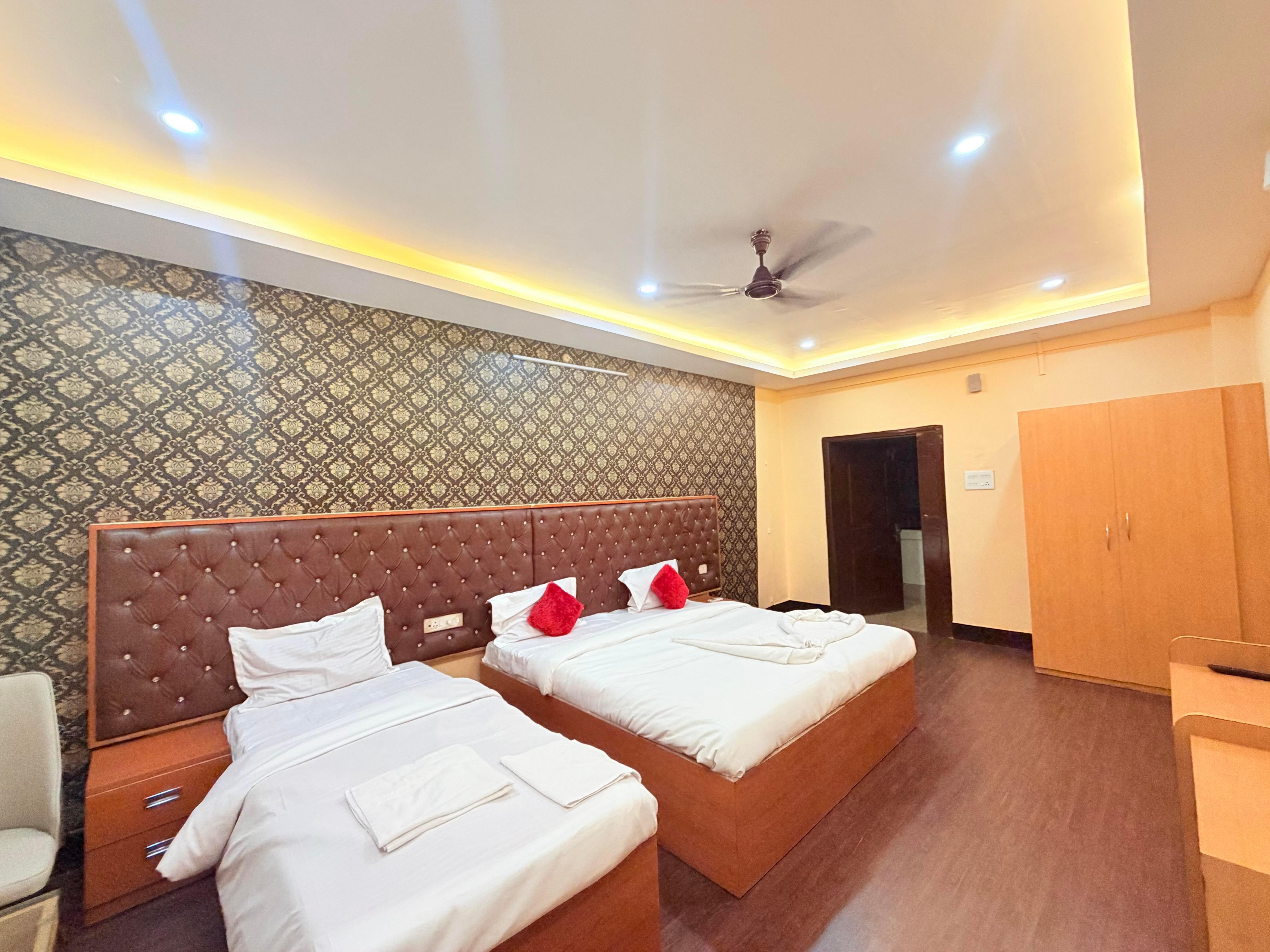 Hotel Lavish Grand