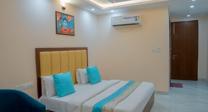 Oppo rooms by White flower Room Type - Jasmine Room