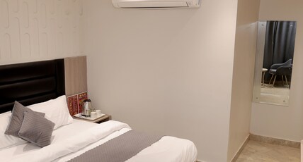 Hotel Boss Inn @ Opposite New Delhi Railway Station Room Type - Deluxe Triple Room With Free WIFI