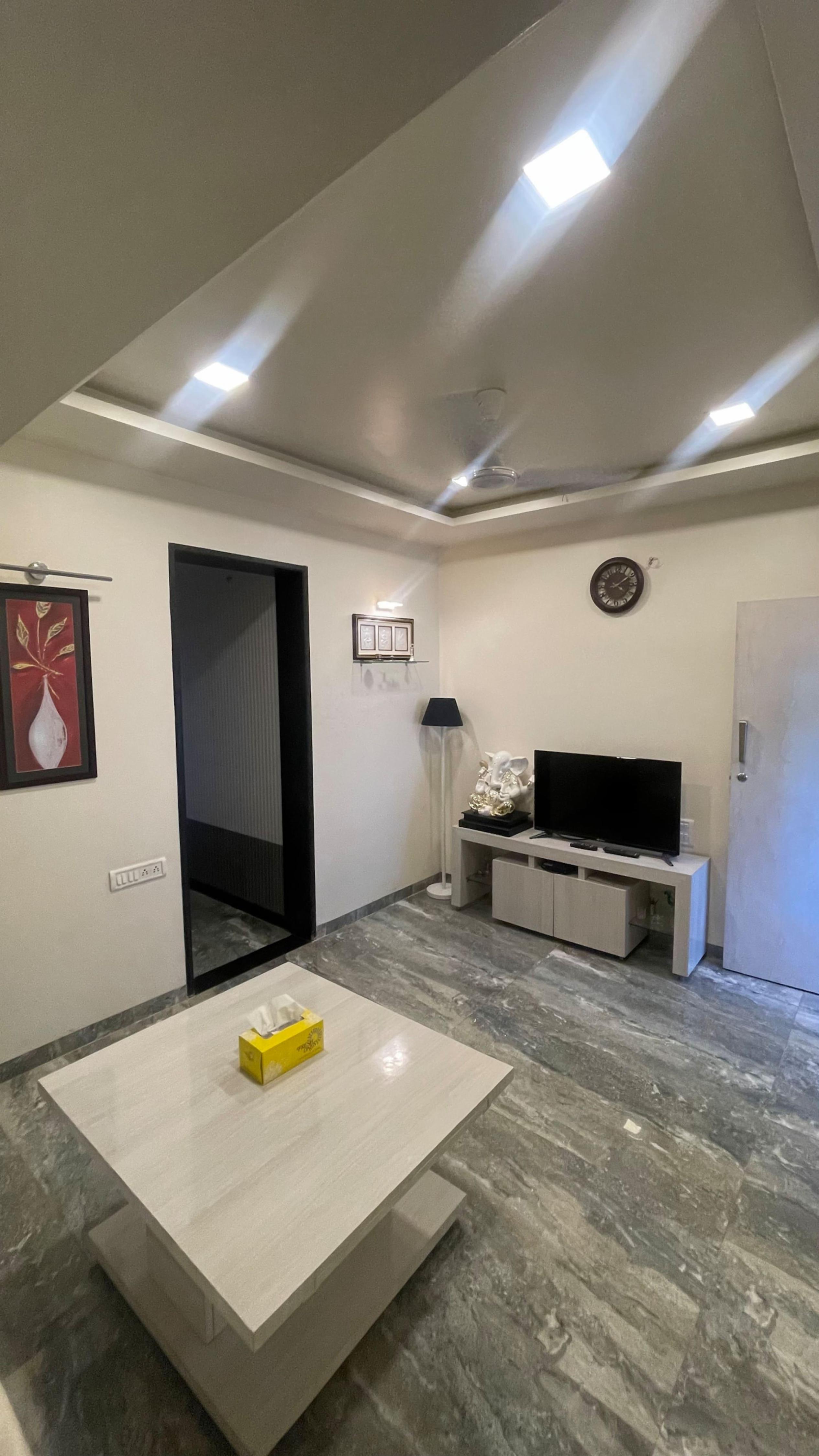 1BHK Luxurious Apartment AC TV Fridge Deolali - Tap to explore photos