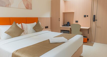 Casa Hotel hitech City Room Type - Executive room king bed
