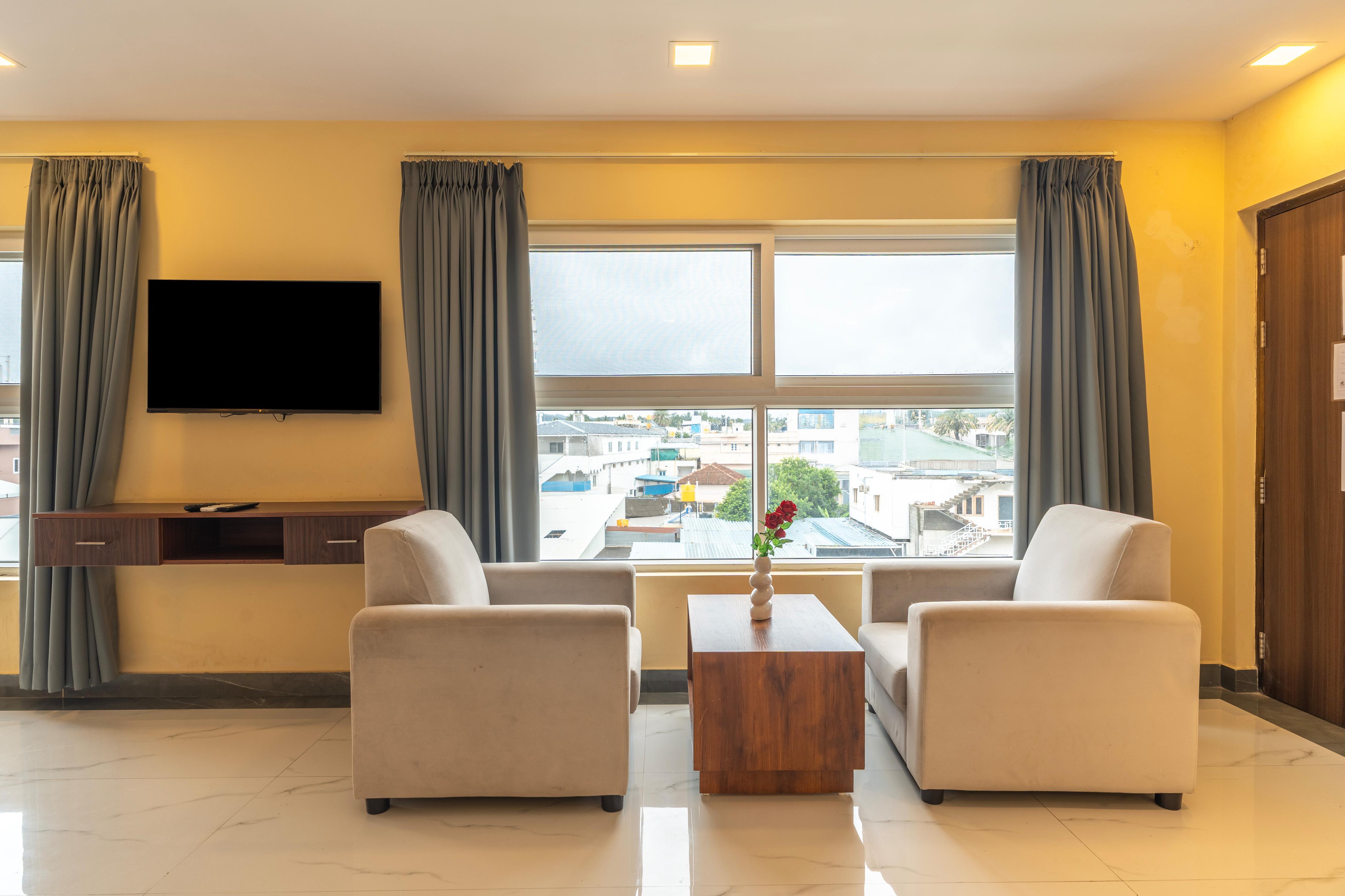 Treebo Jaguar Comforts, 3 Kms From Mahatma Gandhi Park - Tap to explore photos