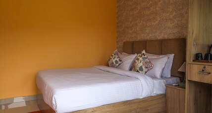 Prajuri River Acres Room Type - Standard room with queen size bed