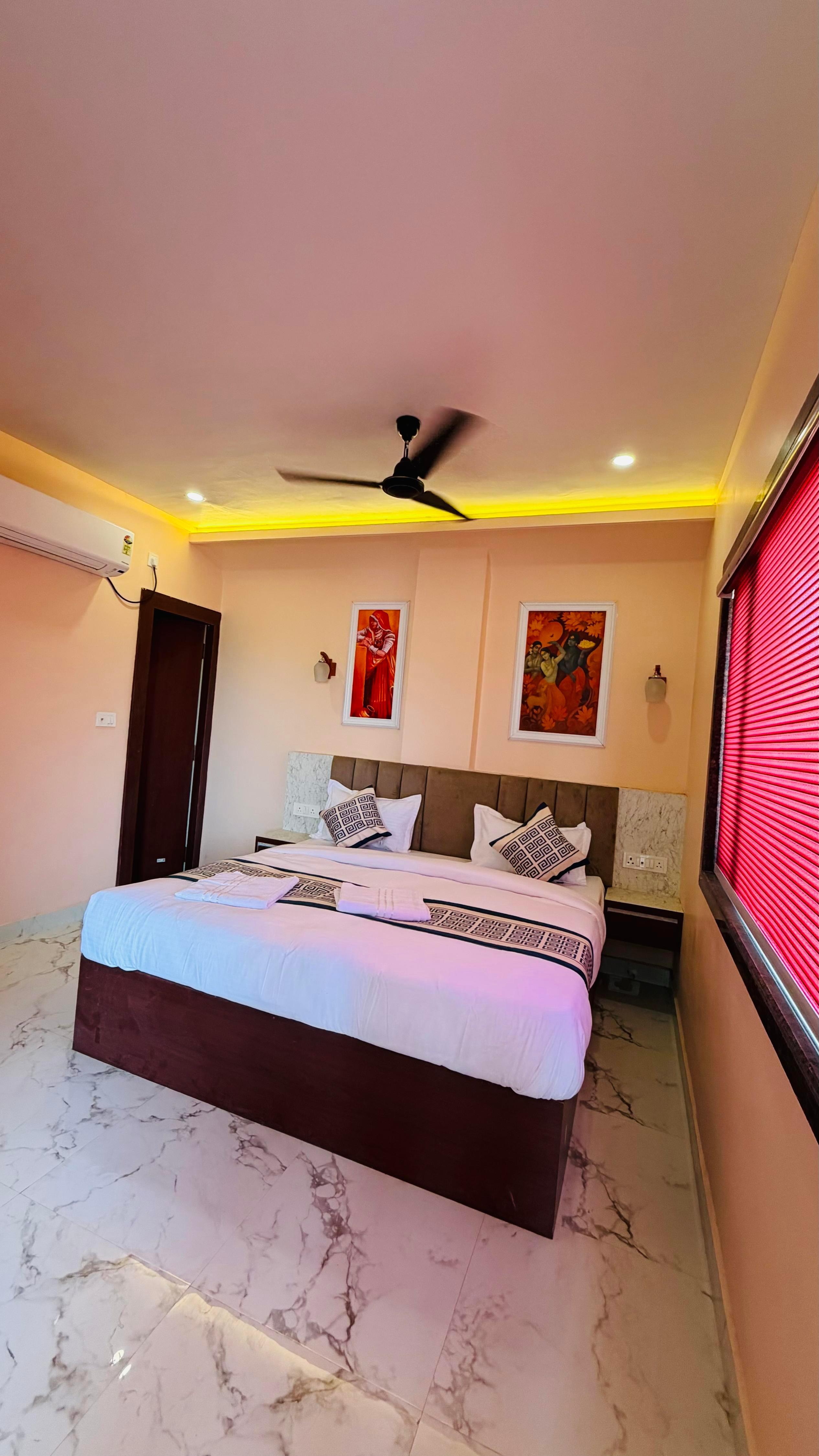 Hotel Singh Palace - Tap to explore photos