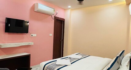 Hotel Singh Palace Room Type - Deluxe Room