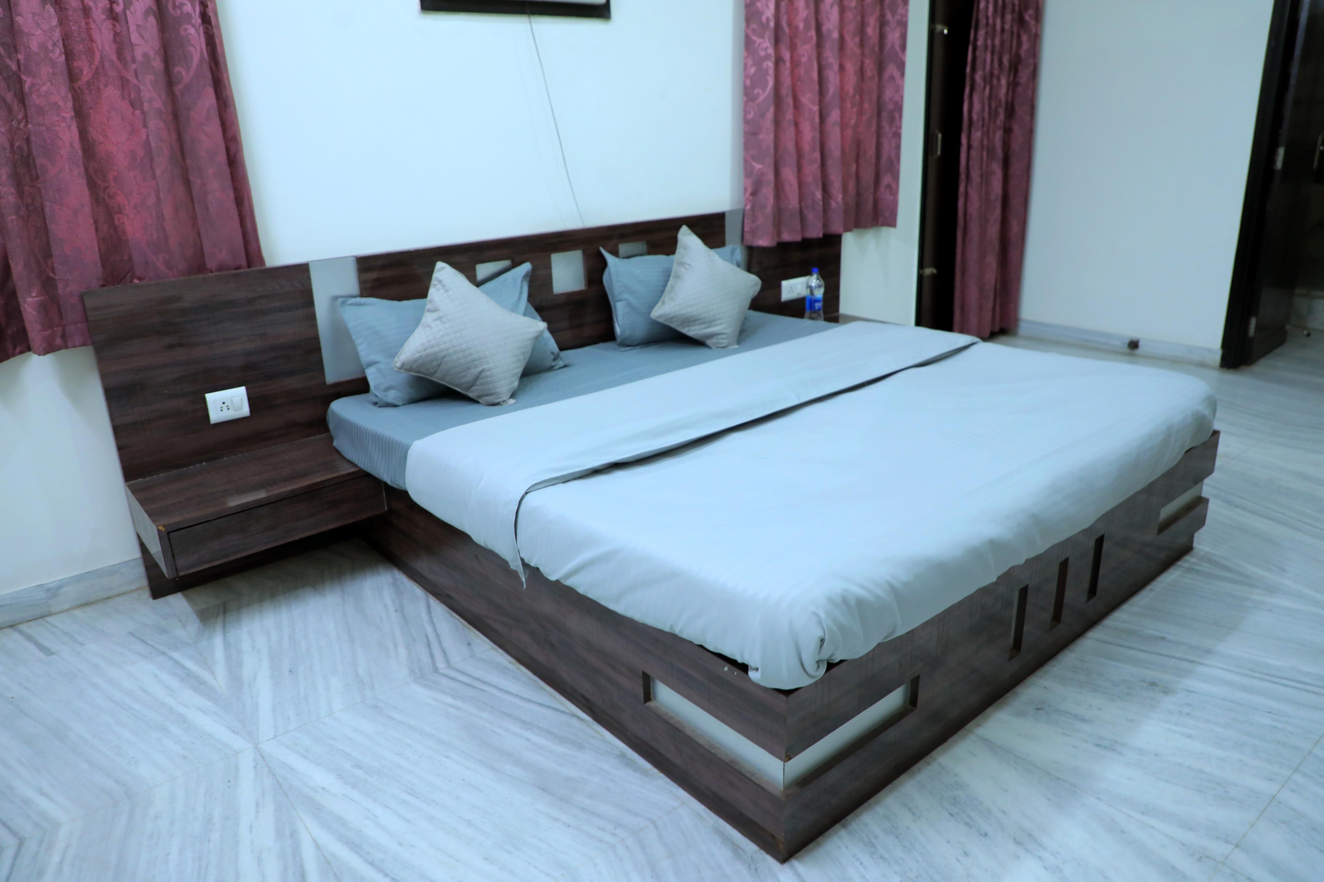 The sparrow Homestay - Tap to explore photos
