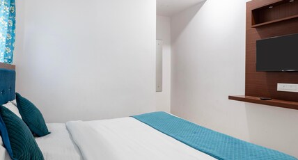 Hotel Aditya Premier Room Type - Deluxe Room