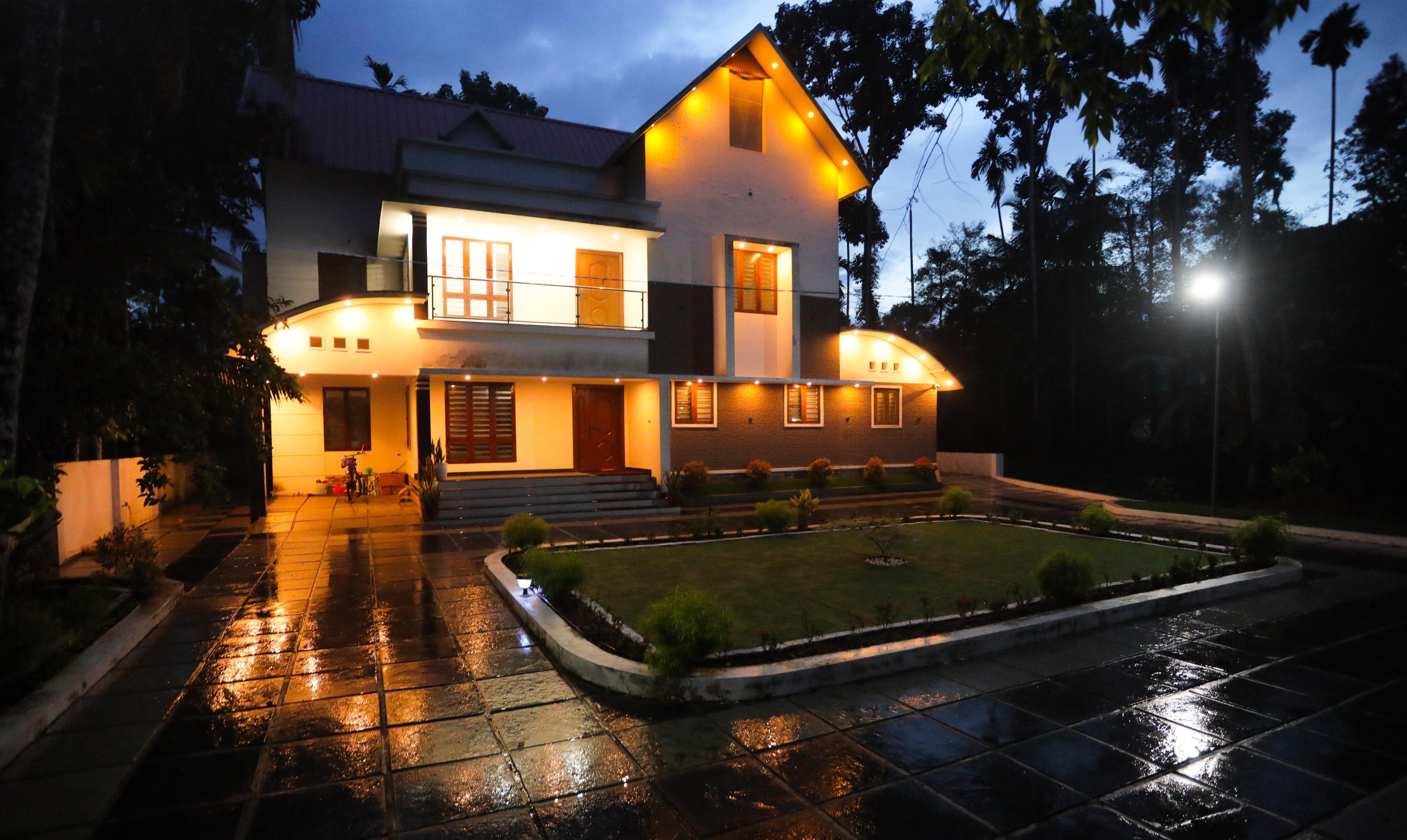 Luxury Homestay in Ernakulam 2BHK by homeyhuts