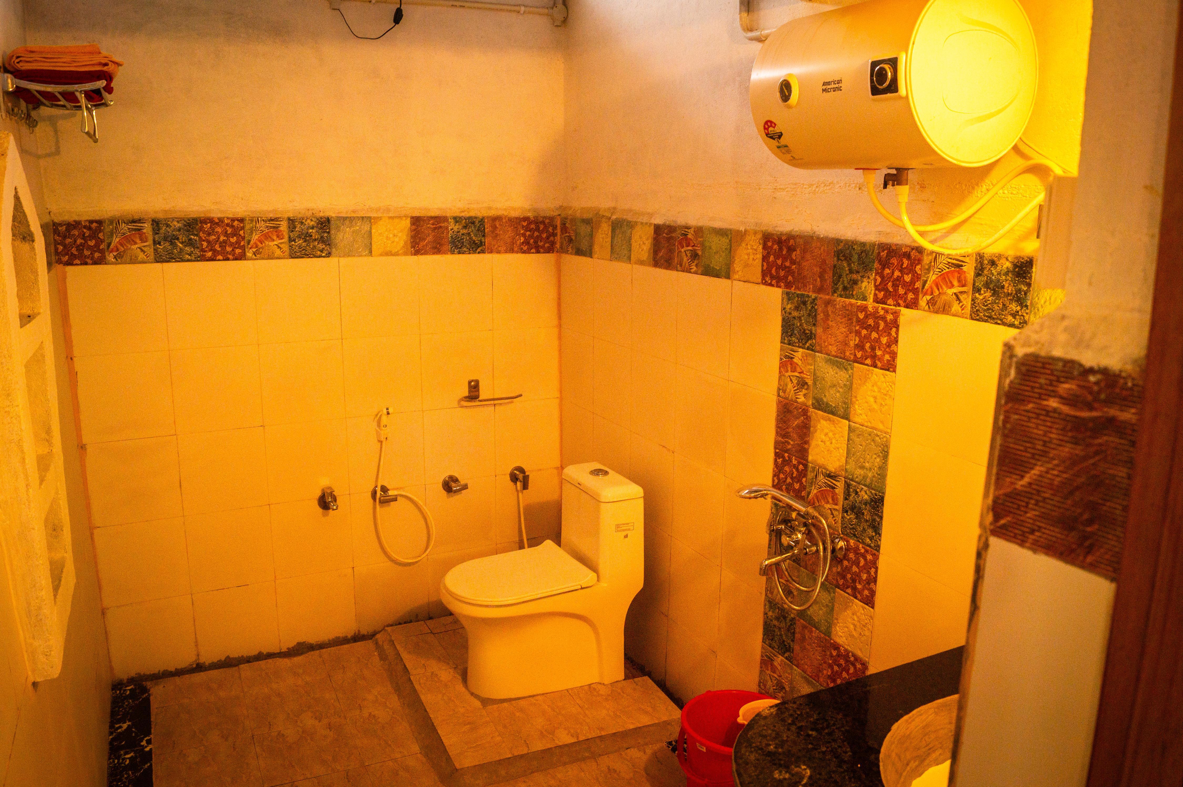 J. J. & Jay's Homestay - Tap to explore photos
