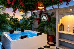 Alaya Stays Lamp house | 3 BHK Villa With Outdoor Jacuzzi