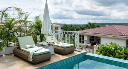 LohonoStays Carino Villa 1 Room Type - LohonoStays Carino Villa 1