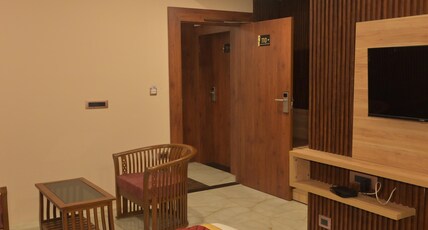 ANNAMALAI GRAND Room Type - Deluxe AC