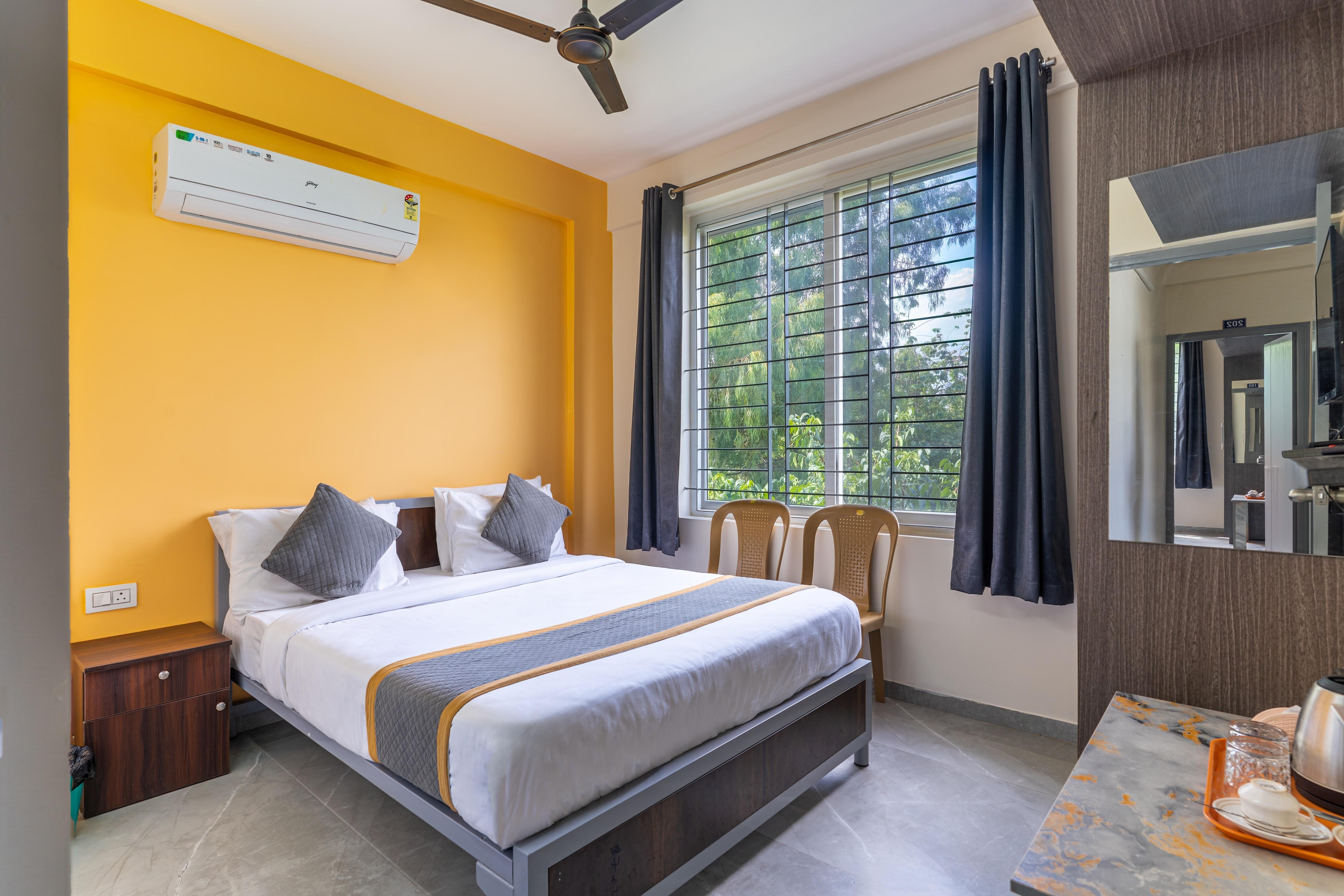 Hotel Parichaya Vidyaranyapura - Tap to explore photos