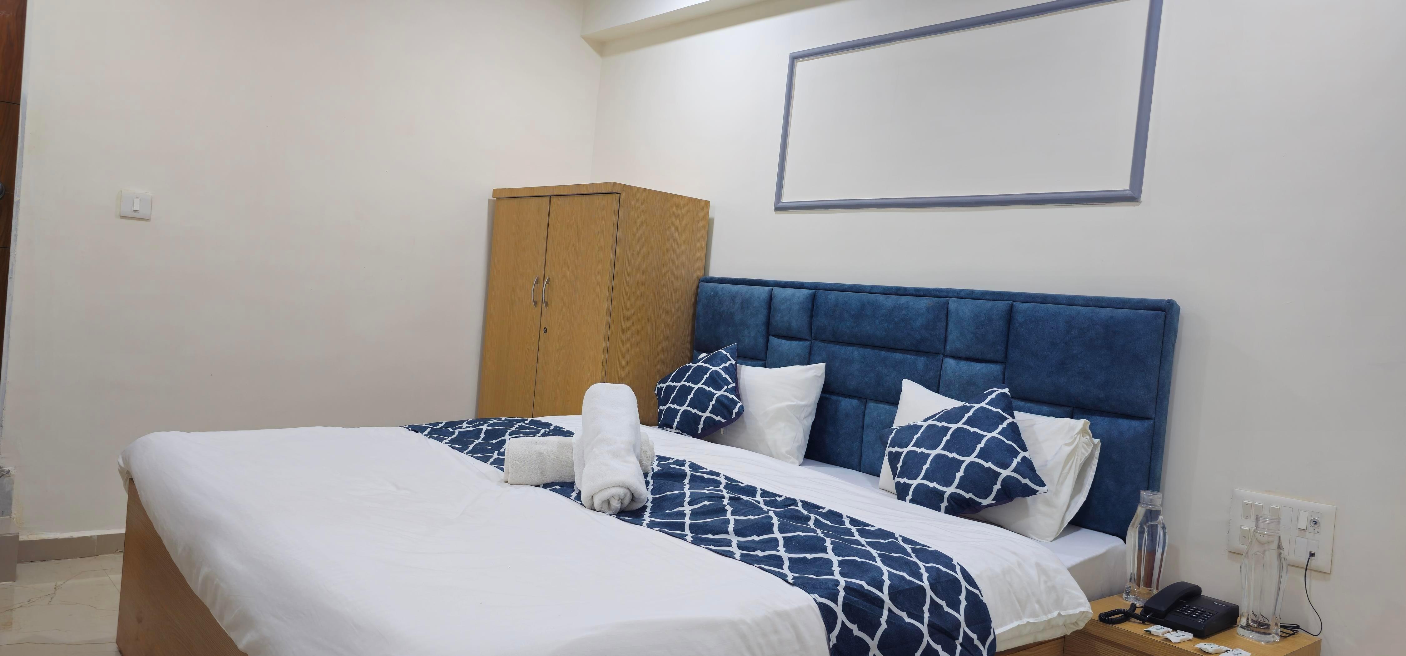 HOTEL APEX INN Room Type - Deluxe Room