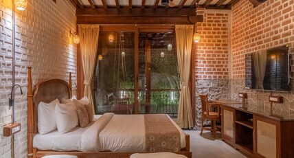 SaffronStays Vedika Estate Room Type - Vedika Heritage Verandah Room