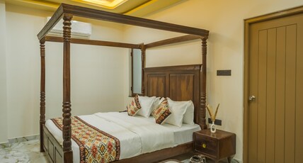 Hotel Jigyasa Palace Bar & Restro Room Type - King Room