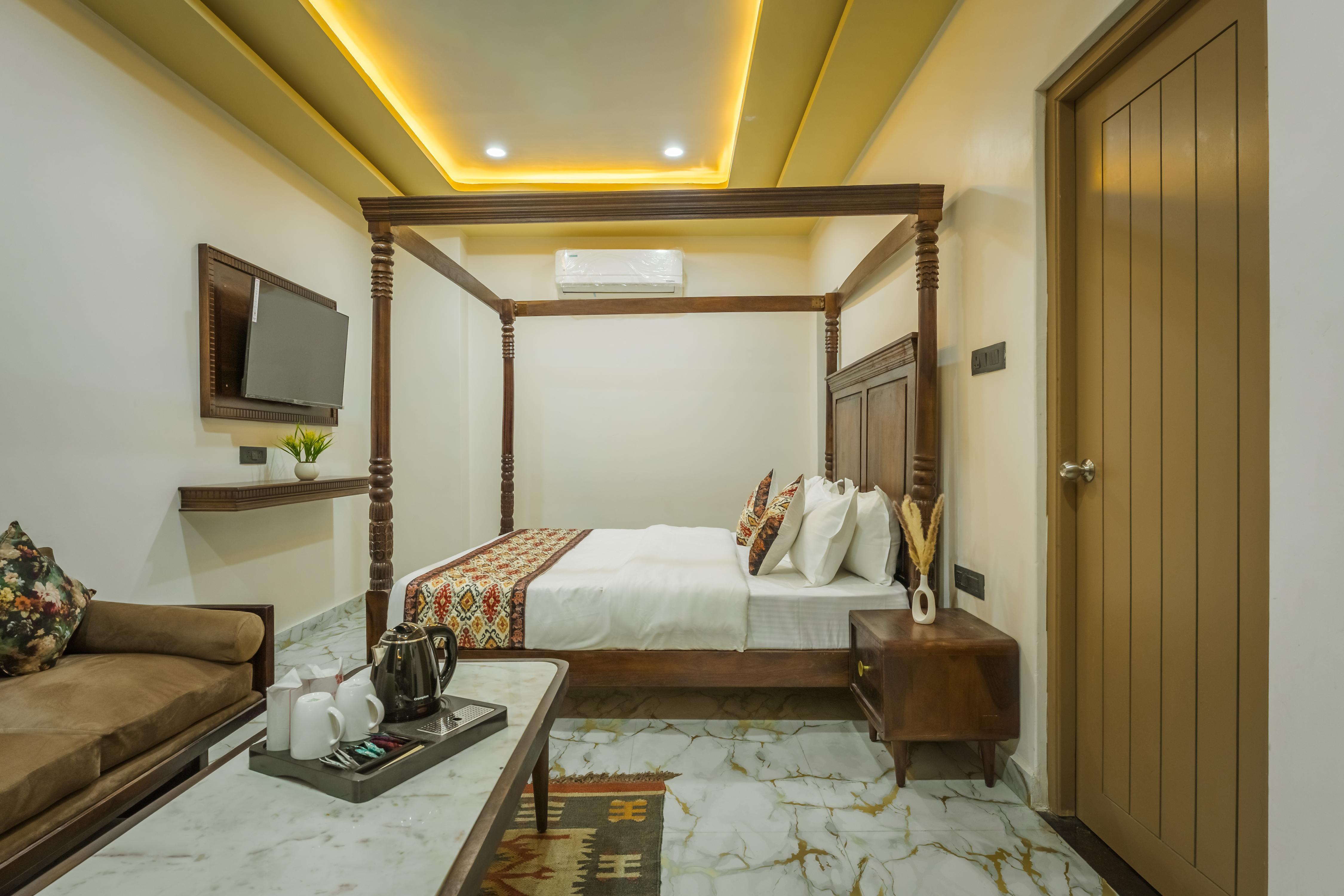 Hotel Jigyasa Palace Bar & Restro - Tap to explore photos