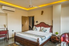 Hotel Jigyasa Palace Bar & Restro