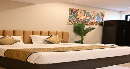 Hotel Universal Inn Room Type - Deluxe AC Room
