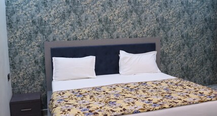 Hotel Jagdambike Room Type - Deluxe Room.