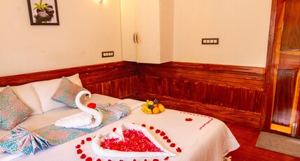 Rudra Houseboat Room Type - Two BedRoom A/C Premium