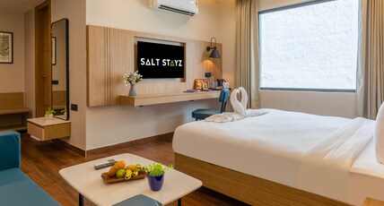 Saltstayz Premier - Sector 15 Noida Room Type - Family Room with Bathtub Saltstayz Premier - Sector 15 Noida Room Type - Family Room with Bathtub