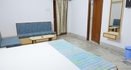 Shri Shyam Guest House Room Type - Bedroom 104