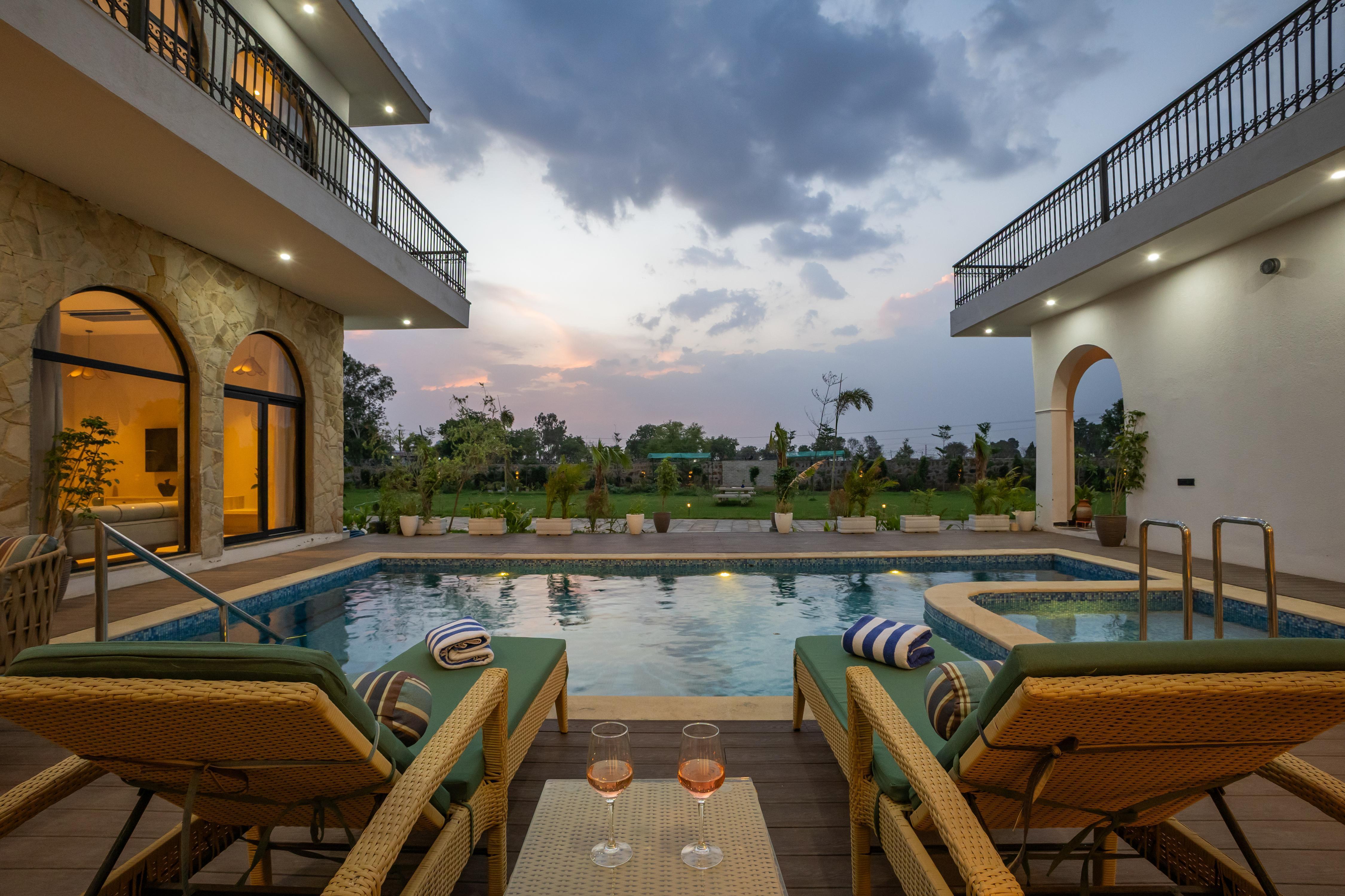 ELIVAAS Prive Heaven 6 BHK Villa with Pvt Pool - Tap to explore photos