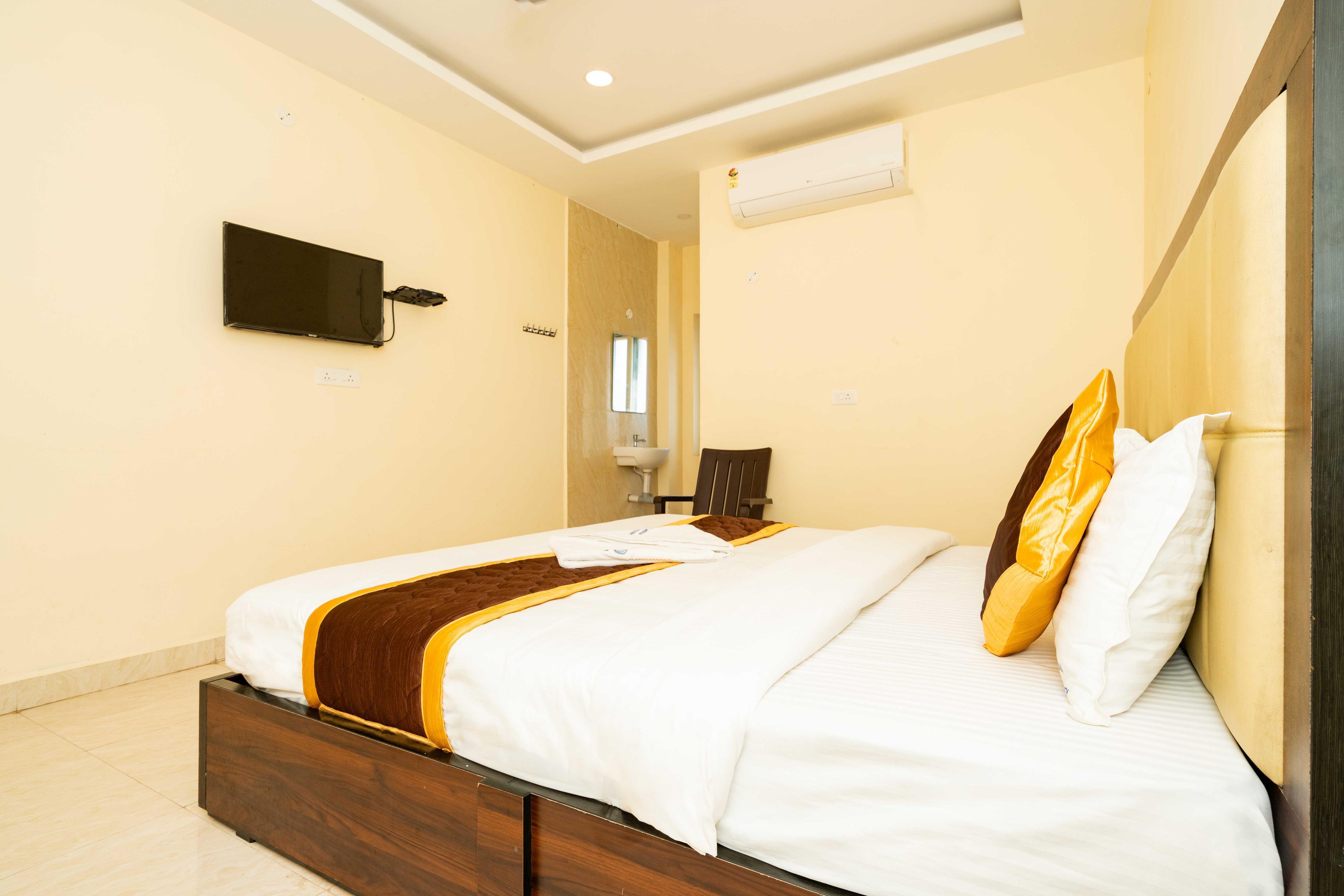 Hotel Meeraa Residency - Tap to explore photos