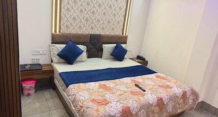 ONE PLUS HOTEL Room Type - ROOM 205