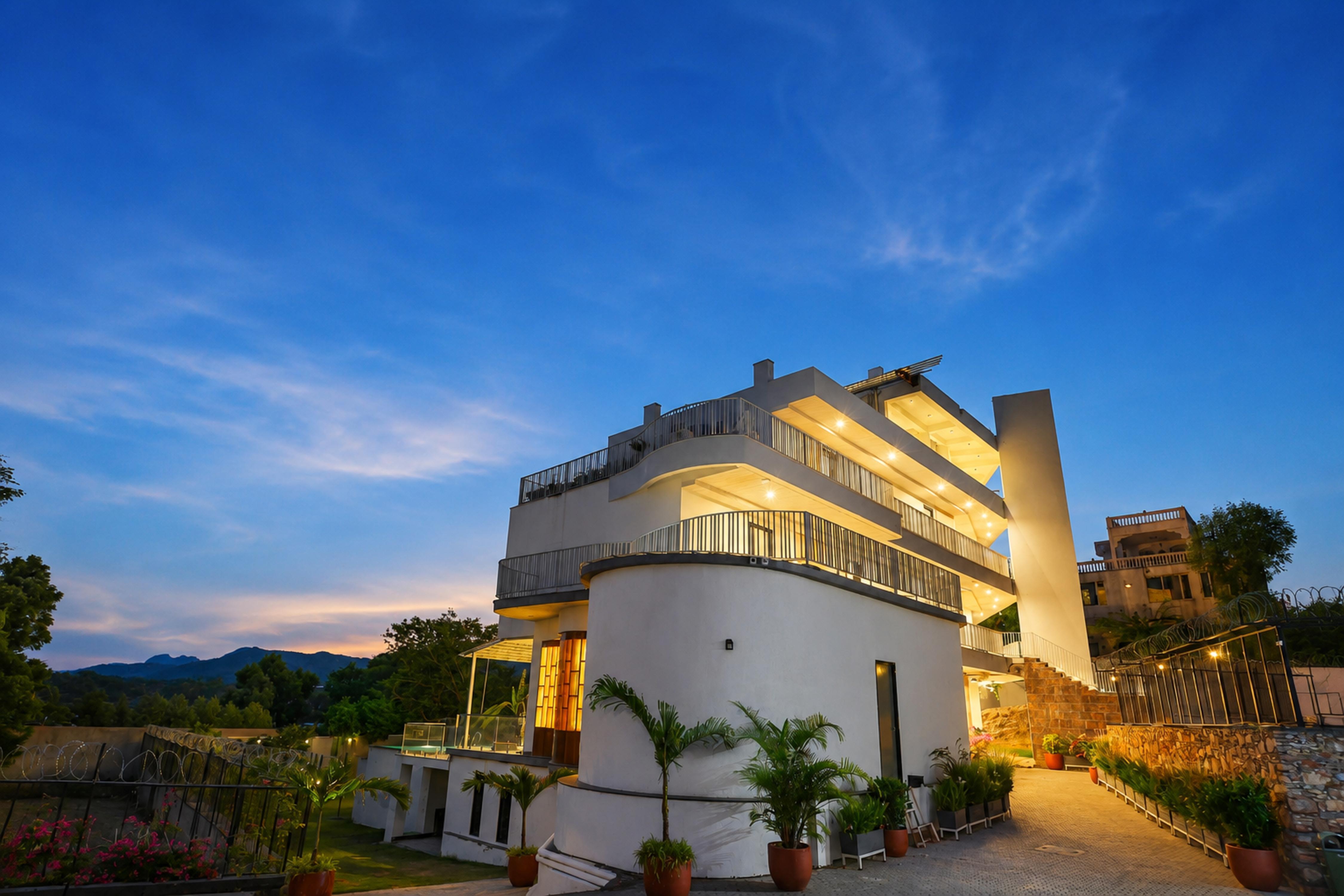 ELIVAAS Miran with shared Pool & Garden