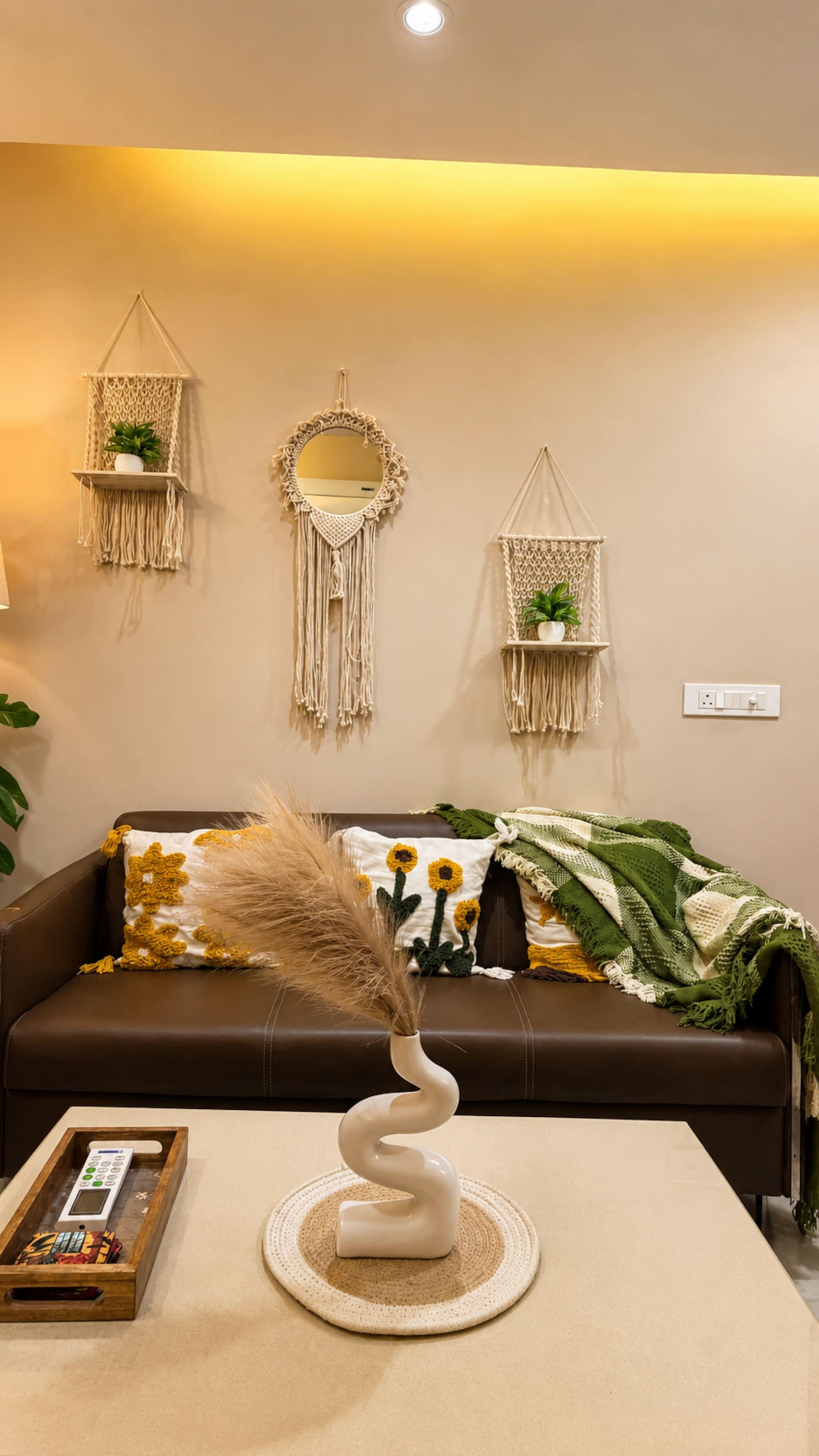 Earthy 1BHK with balcony Golf Course Rd GGN - Tap to explore photos