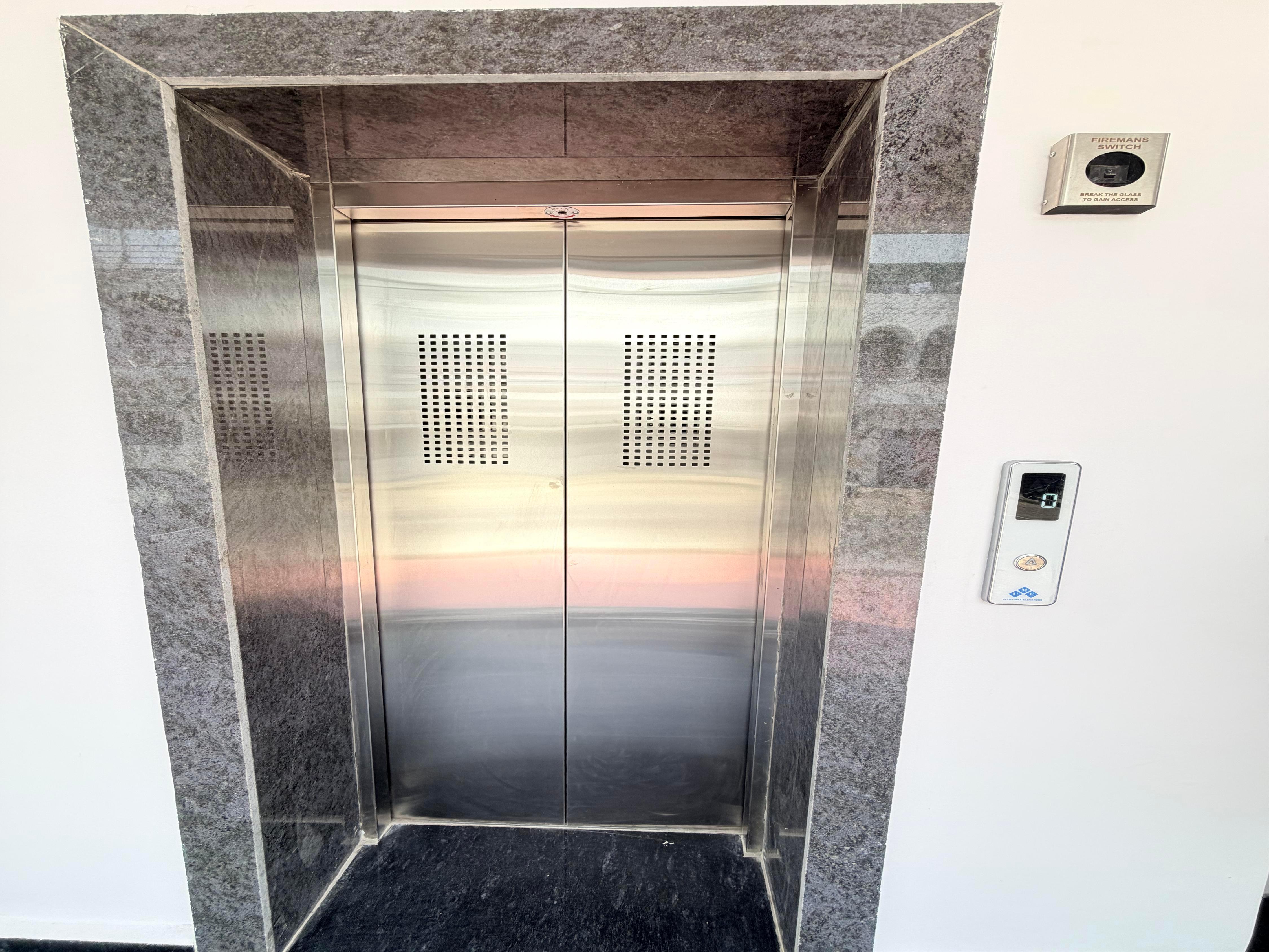 iHeights Luxury Stay & Comfort 