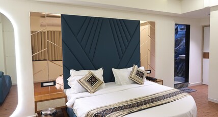 Hotel Heaven Green Room Type - Suite Room with Jacuzzi