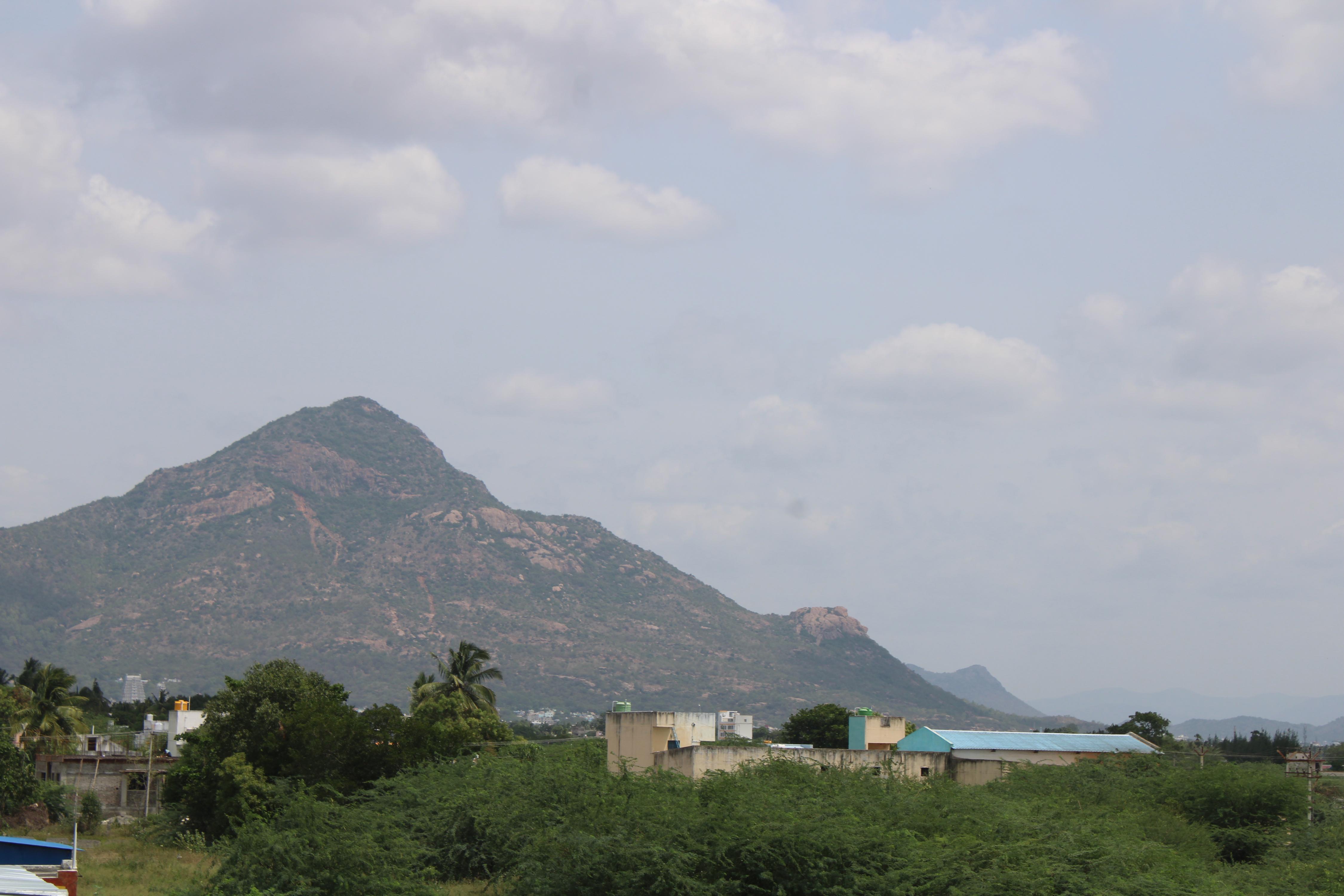 Sri Sakthivel Santhamurugan Residency - Tap to explore photos