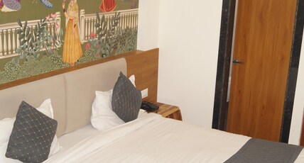 Hotel Empire Elite Room Type - Deluxe Room