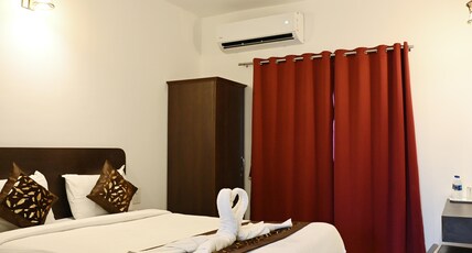 Alisha Resort Baga Goa Room Type - Deluxe AC Room with Balcony & WIFI