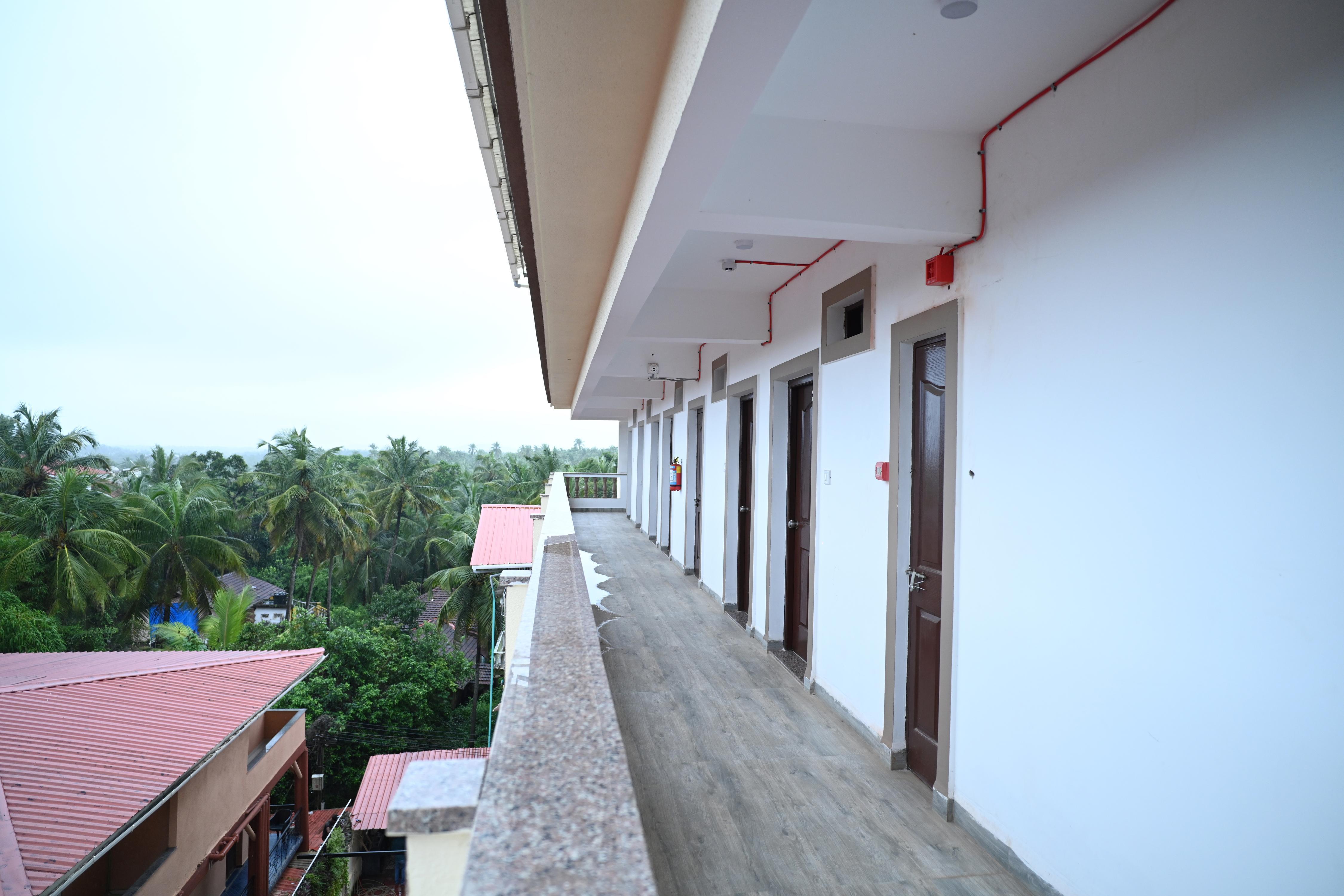 Alisha Resort Baga Goa - Tap to explore photos