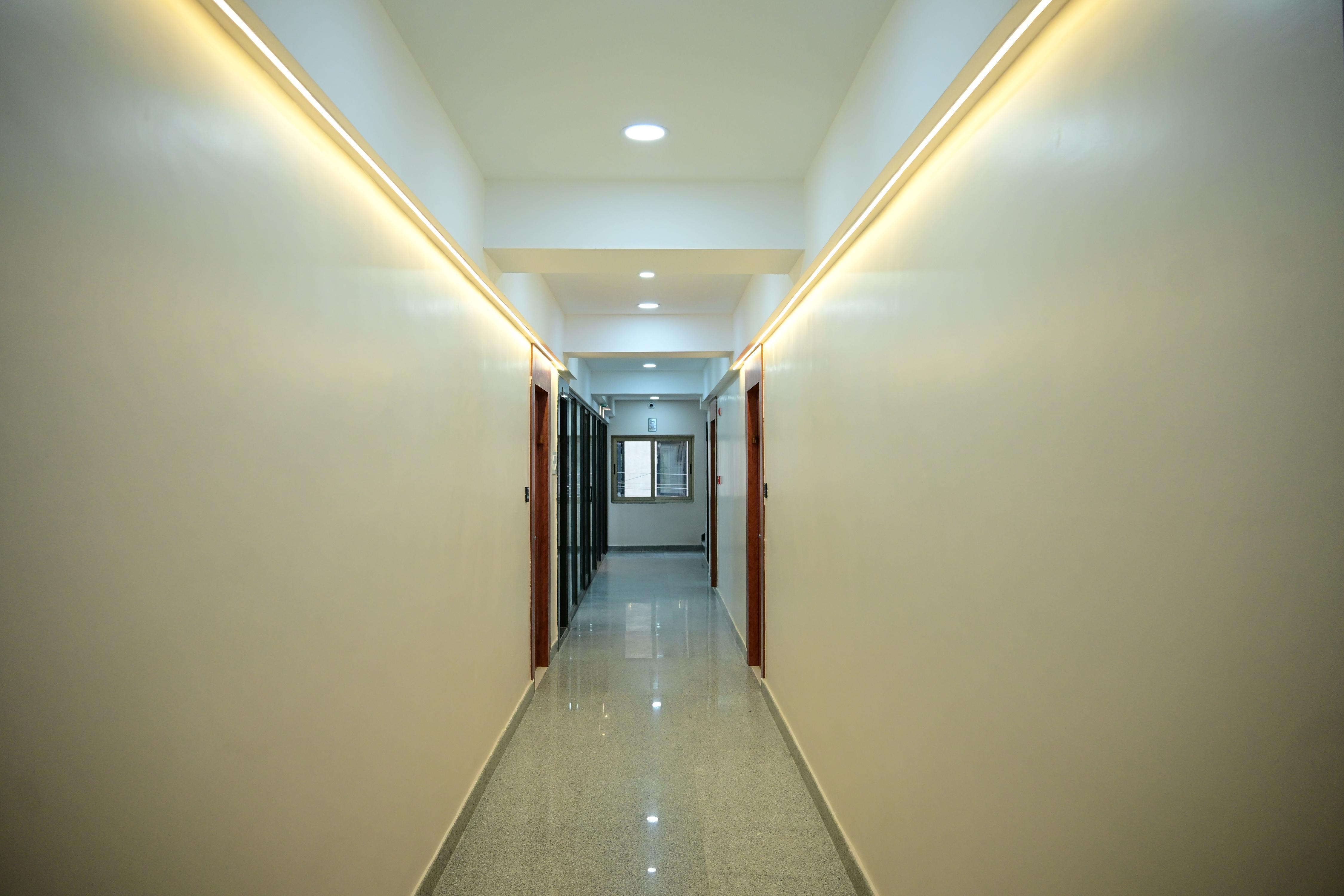 9 RAYA HOTEL - Tap to explore photos