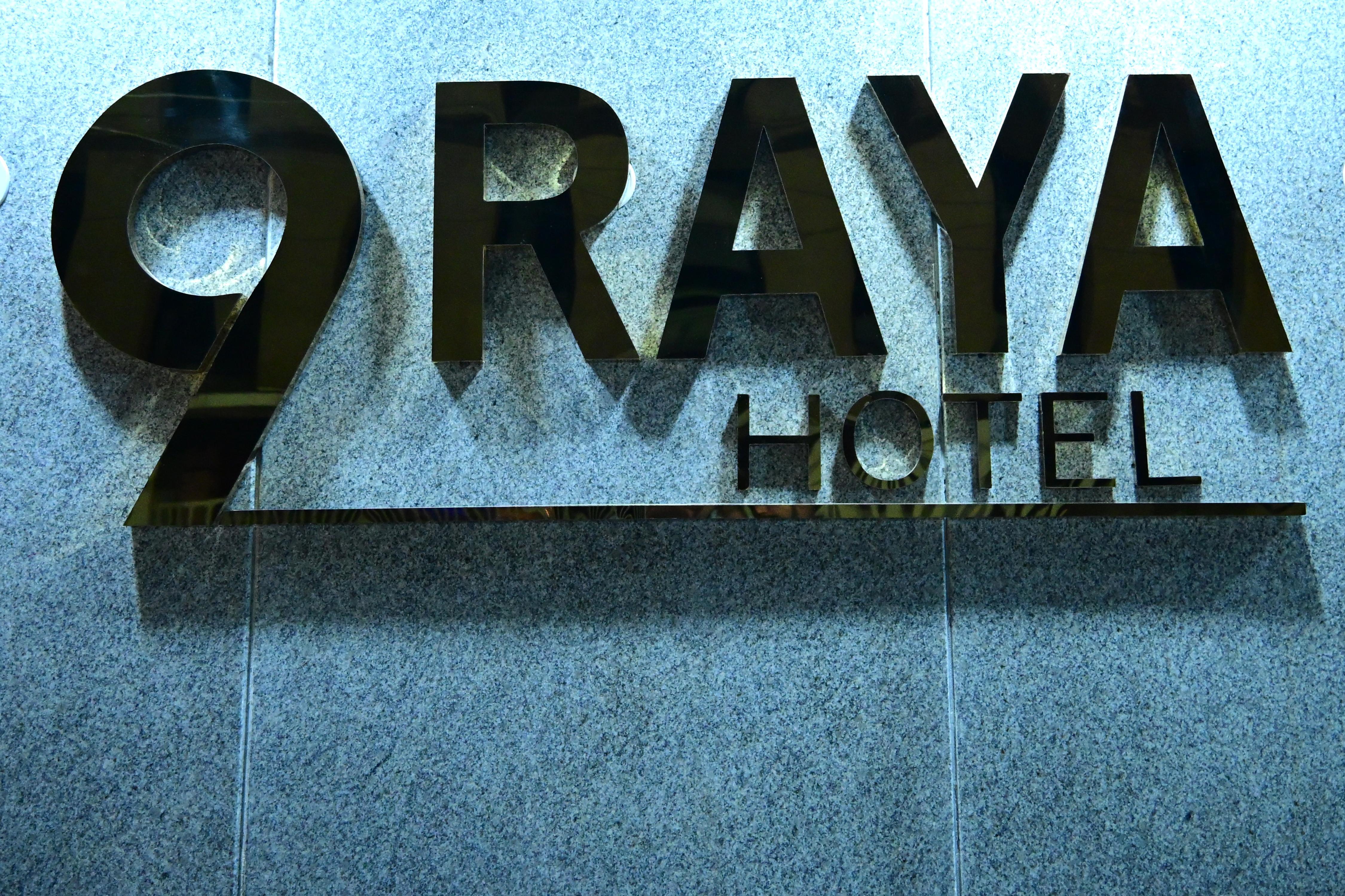 9 RAYA HOTEL