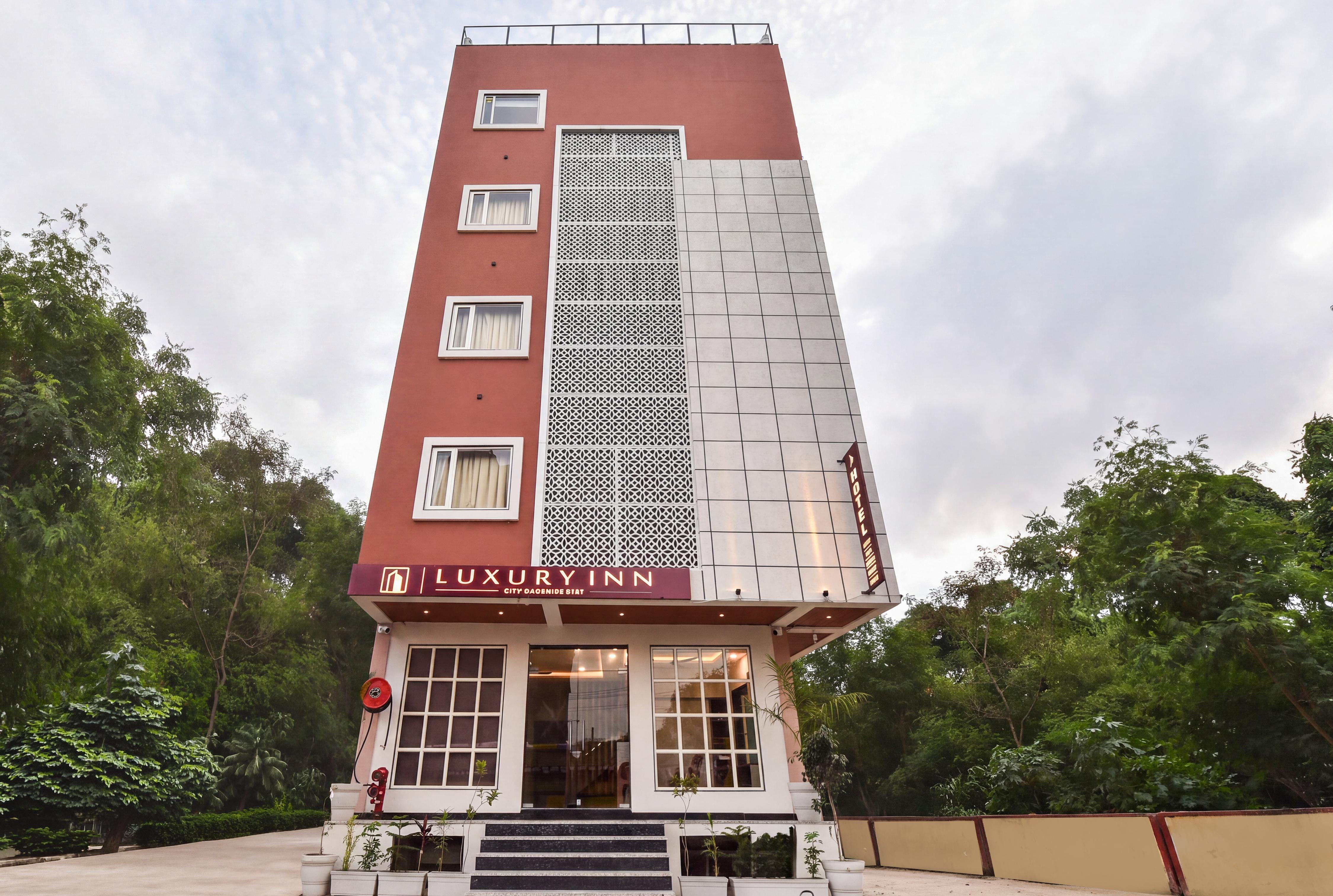 Hotel Luxury Inn - Tap to explore photos