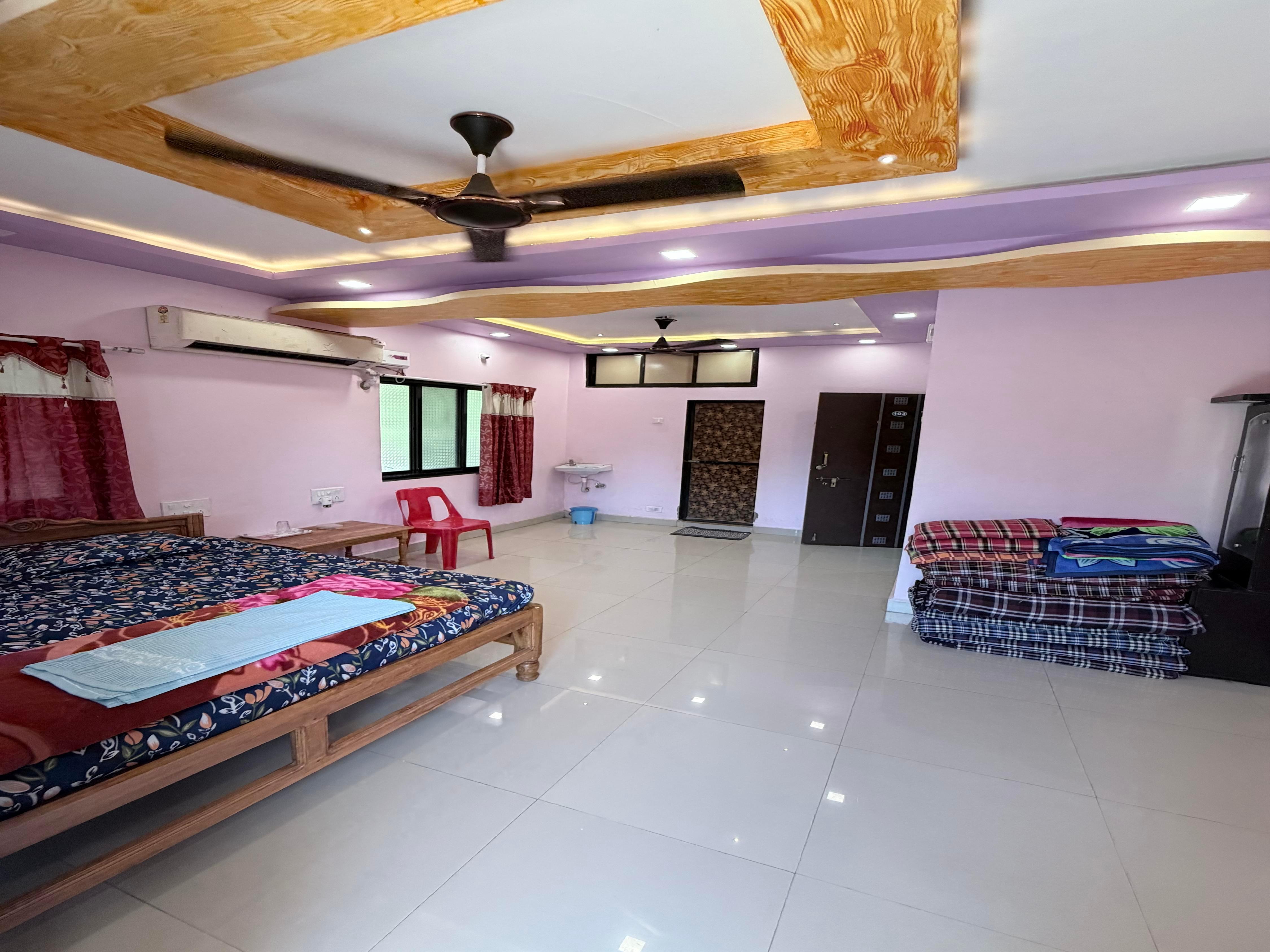 Malati niwas , Aarya holiday home Room Type - Bedroom 1