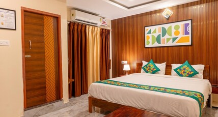 Treebo SG Square Grand Room Type - Standard Room Treebo SG Square Grand Room Type - Standard Room