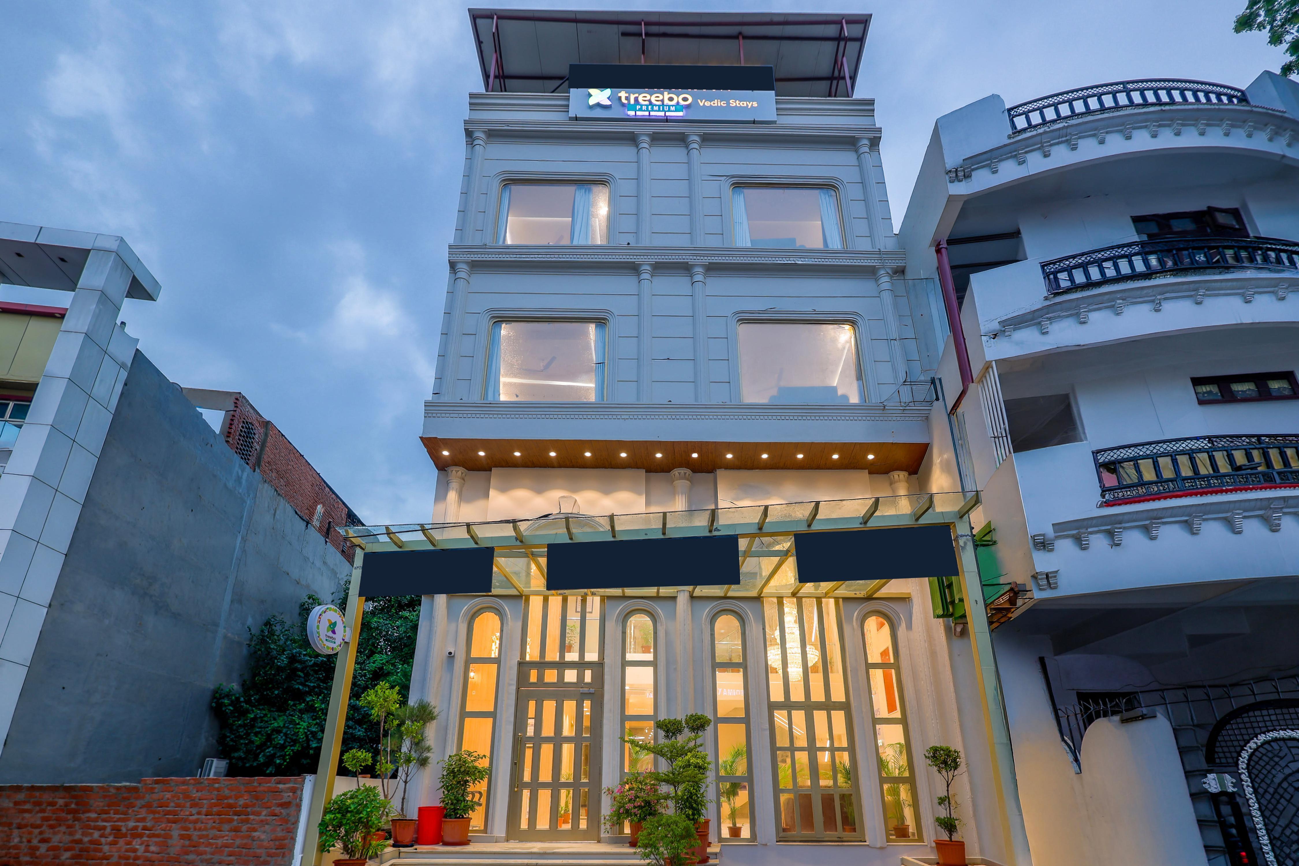 Treebo Premium Vedic Stays Near High Court - Tap to explore photos