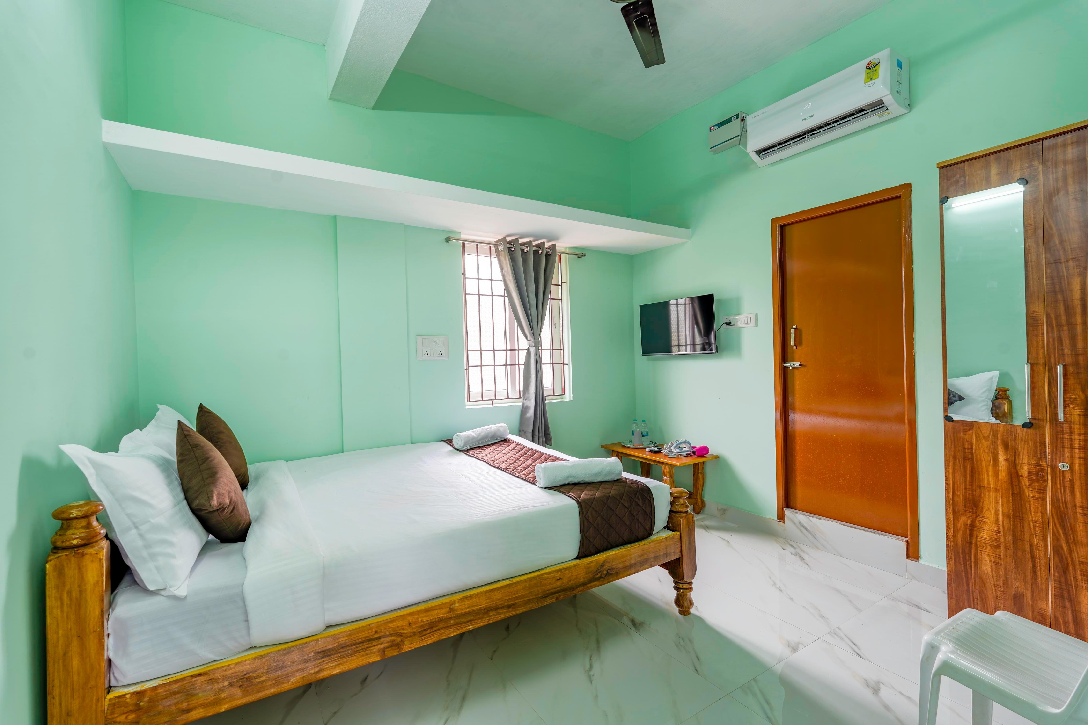 B2N Hotels Porur - Tap to explore photos