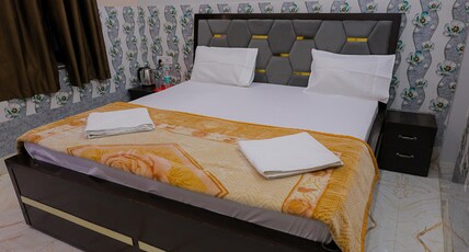 Omji Niwas - Kalyan Keshar Dham Room Type - Standard Family Room 